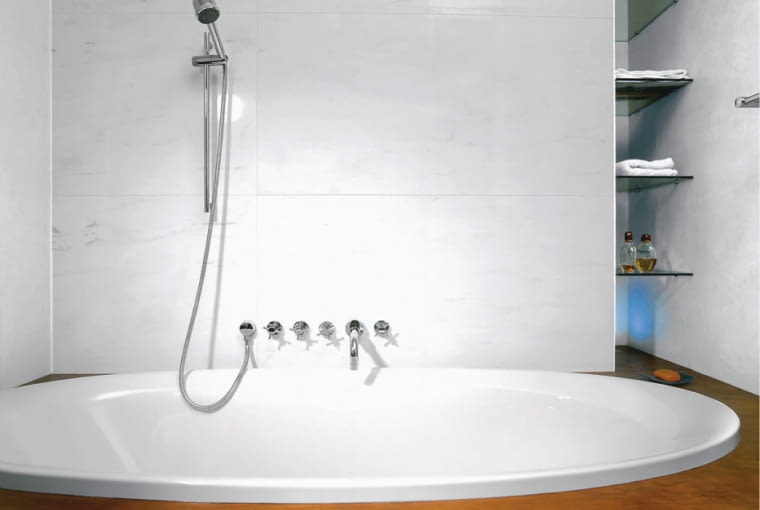 LAZIENKA WNETRZE STYLIZACJA DOROTA KARPINSKA FOT. RAFAL LIPSKI PUBLIKACJA CZTERY KATY NR SPECJALNY 1 / 2004 - LAZIENKI - JESIEN 2004