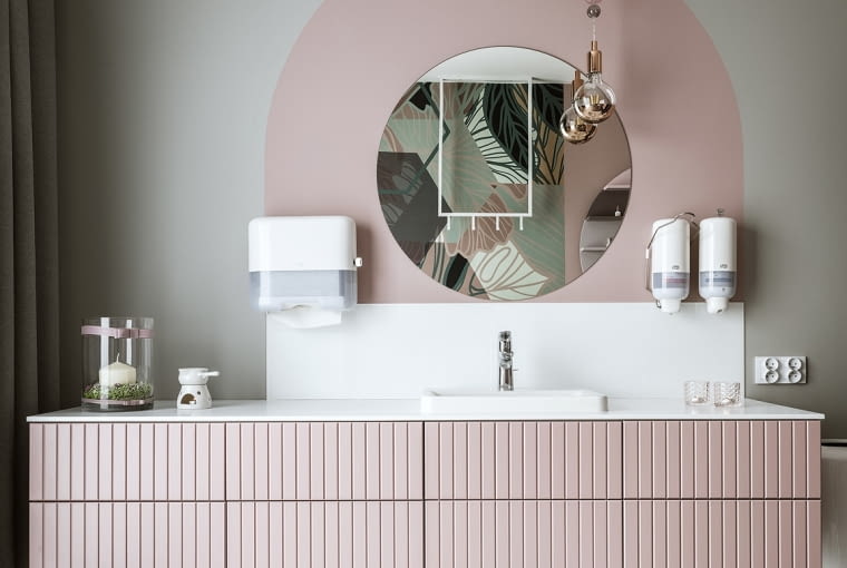 Lush Life w Turku. Proj. Madama Lush Life w Turku. Proj. Madama