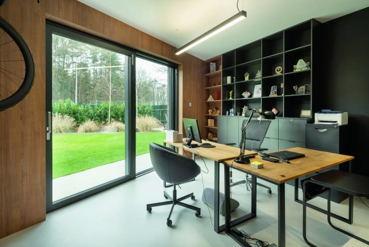 Wybór stolarki to decyzja na wiele lat, dlatego nie należy tu ulegać modzie, tylko postawić na nowoczesne, funkcjonalne rozwiązania