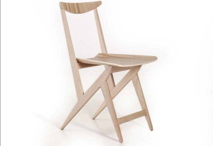 Krzesło Kowalskiego Krzesło, ostatni element słynnej meblościanki Kowalskich w końcu zostało zrealizowane