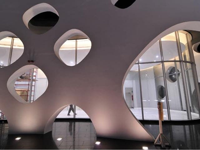 O-14 ekologiczny budynek w kropki w Dubaju