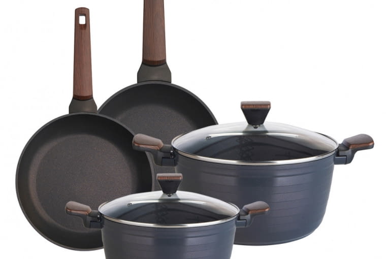 Zestaw 4 naczyń na indukcję Valdinox Royal z powłoką nieprzywierającą, 449 zł funkcjonalna kuchnia