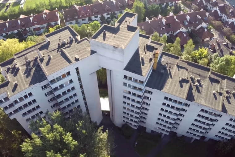 Opuszczony radziecki apartamentowiec w Warszawie Opuszczony radziecki apartamentowiec w Warszawie