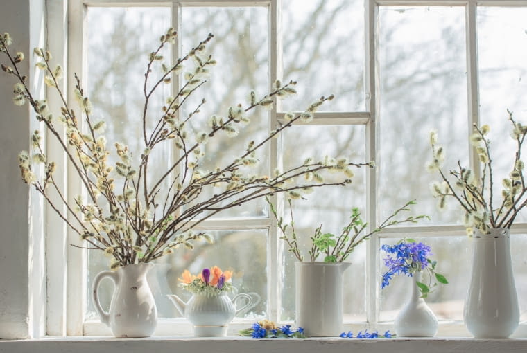 Bazie to symbol wiosny i świąt wielkanocnych. Ułożone w dekoracyjnych wazonach, pięknie ozdobią parapet Bazie to symbol wiosny i świąt wielkanocnych. Ułożone w dekoracyjnych wazonach, pięknie ozdobią parapet