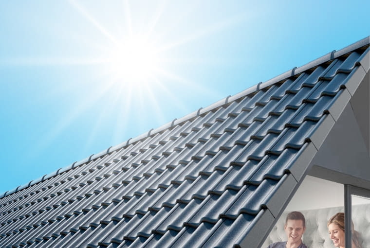 Produkty dostępne są w modelach: Teviva TermoComfort - o minimalistycznym, płaskim profilu; Bałtycka TermoComfort o falistym, klasycznym kształcie oraz Celtycka TermoComfort, z wdzięczną, asymetryczną falą. Dachówki Braas objęte są 30-letnią gwarancją producenta.