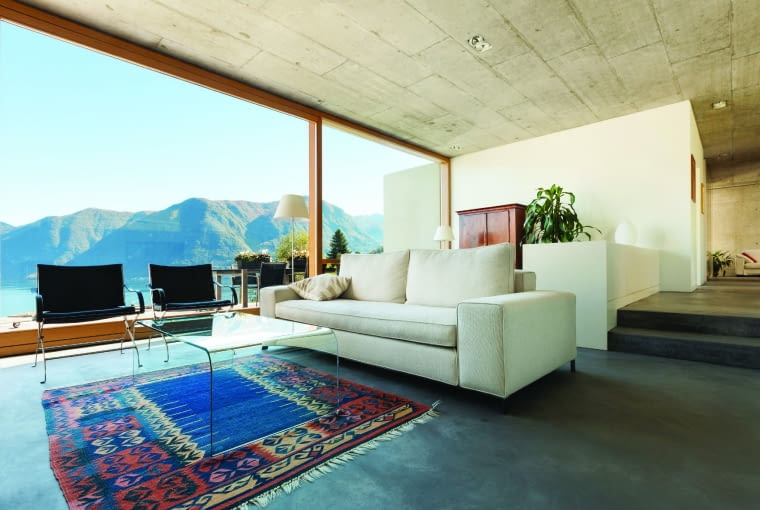 Propozycja 1. Konstrukcja: okna drewniane Exterm 88, profil okna o głębokości 88 mm, czterowarstwowy, sosna lita Kolor: jasny dąb Pakiet szybowy: dwukomorowy z ciepłą ramką 4/18/4/18/4; Ug = 0,5 W/(m2K); okucia Siegenia Titan AF 2015, klamki Hoppe Atlanta Secustic; Uw = 0,75-0,98 W/(m2K) Cena: 20 124 zł