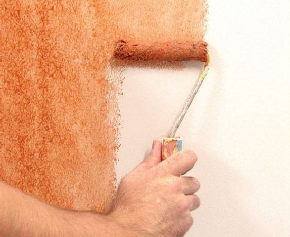 Na podkład nakłada się farbę dekoracyjną