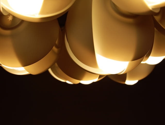 lampa z filiżanek lampa z filiżanek