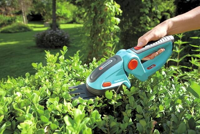 Lekkie akumulatorowe nożyce Gardeny do bukszpanu umożliwiają precyzyjne cięcie Lekkie akumulatorowe nożyce Gardeny do bukszpanu umożliwiają precyzyjne cięcie