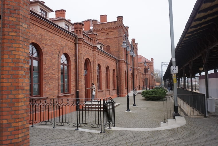 Dworzec kolejowy w Skierniewicach - obecnie Dworzec kolejowy w Skierniewicach - obecnie