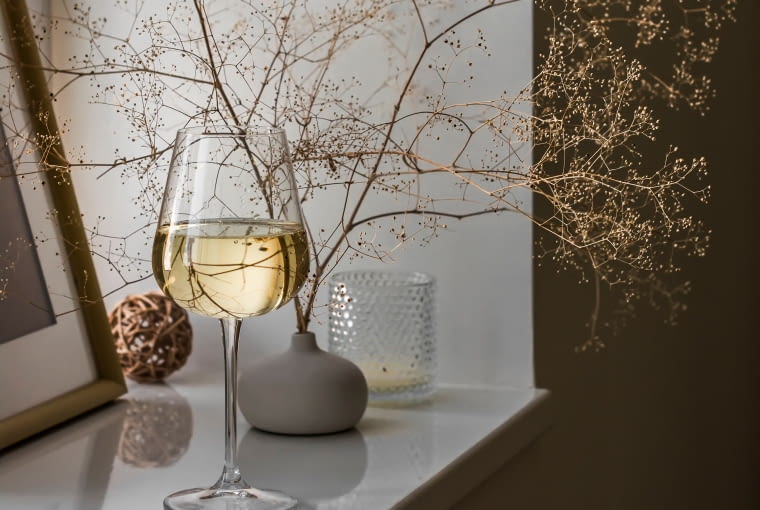 Odpowiedni kieliszek potrafi wydobyć niuanse smakowe, które w innym naczyniu mogłyby pozostać niezauważone. Odpowiedni kieliszek potrafi wydobyć niuanse smakowe, które w innym naczyniu mogłyby pozostać niezauważone.