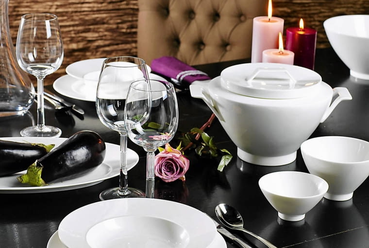 SERWISY OBIADOWE. La Classic Nuova, porcelana, talerz płaski 129 zł, talerz głęboki 129 zł, talerz deserowy 99 zł, Villeroy & Boch SLOWA KLUCZOWE: DE: Dekorbild La Classica Nuova 1043780000