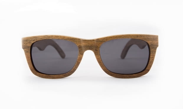 Okulary z wykonane z zielonego drewna sandałowego. Ten fason pasuje każdemu! Kupisz na woodyglasses.net za 150,80 zł. prezent, design, minimalizm, dla fana minimalizmu