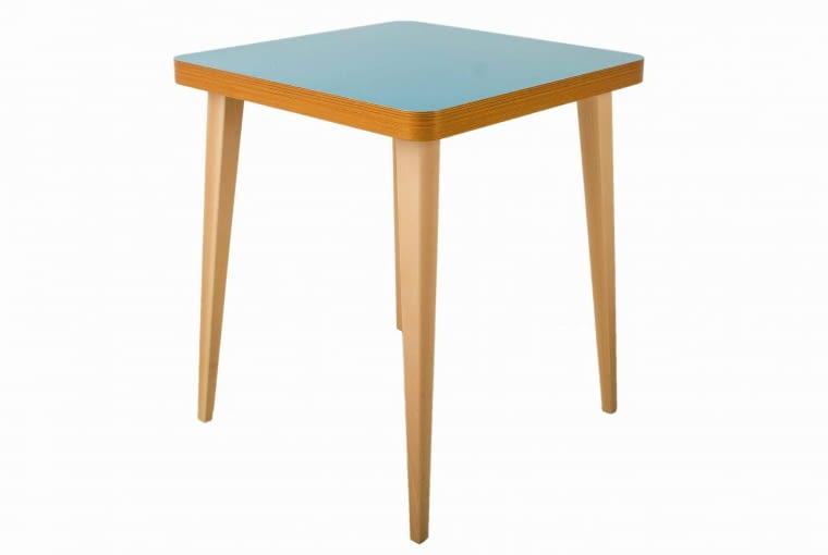 Stół z kwadratowym blatem, drewno bukowe, 60 x 60 cm, totodesign.pl, cena: 899 zł Stół z kwadratowym blatem, otodesign.pl