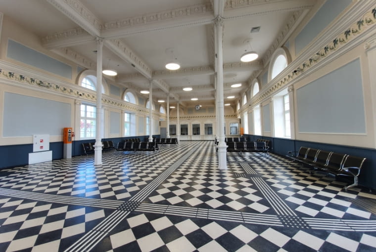 Hol dworca kolejowego w Białymstoku.