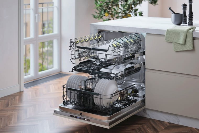 DW60, ASKO zużycie wody na jeden cykl 9,2 l; ostatnio wypłukana woda jest wykorzytywana do pierwszego płukania w następnym cyklu zmywania