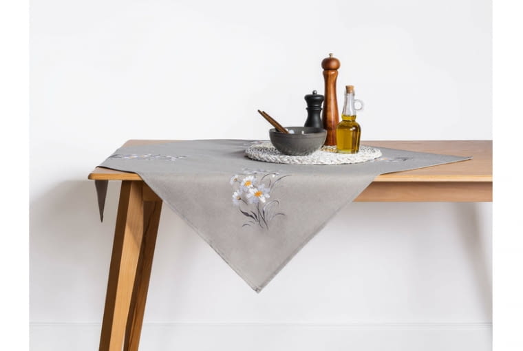 Obrus z haftem VOLARE 85x85 cm 39,90zł