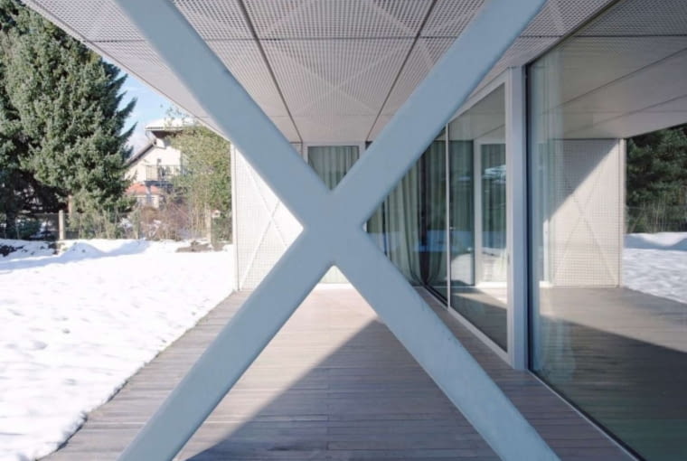 Willa Criss Cross w Lublanie. Proj.OFIS Arhitekti Willa Criss Cross w Lublanie. Proj.OFIS Arhitekti