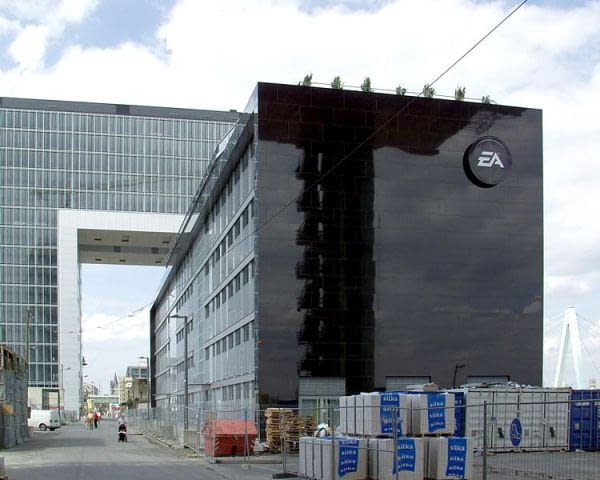 Kranhaus w Kolonii, czyli zespół biurowy, który wygląda jak zrealizowana idea Wygładzaczy Chmur El Lissitzky`ego niemcy, wieżowiec, biurowiec, budynek, realizacja