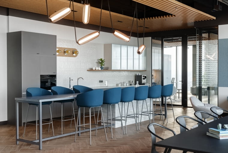 Biuro na szczycie Olivii Star w Gdańsku. Proj. Design Anatomy