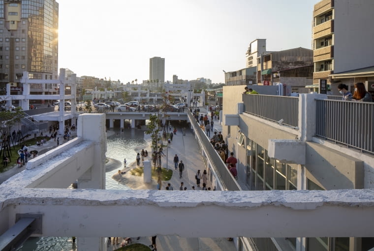 Tainan Spring w Tainan (Tajwan) - miejski plac zamiast centrum handlowego. Proj. MVRDV Tainan Spring w Tainan (Tajwan) - miejski plac zamiast centrum handlowego. Proj. MVRDV