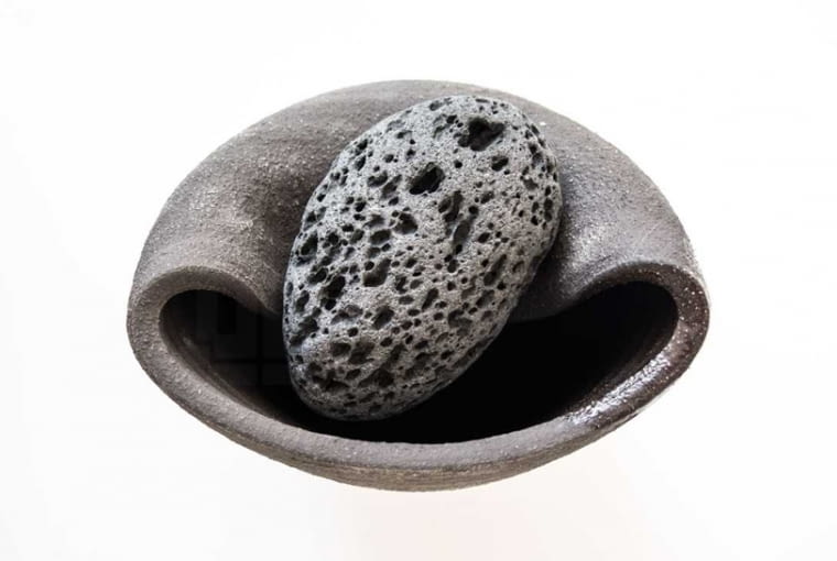 "Vase with stone", proj. Martin Azua i Marc Vidal wazon