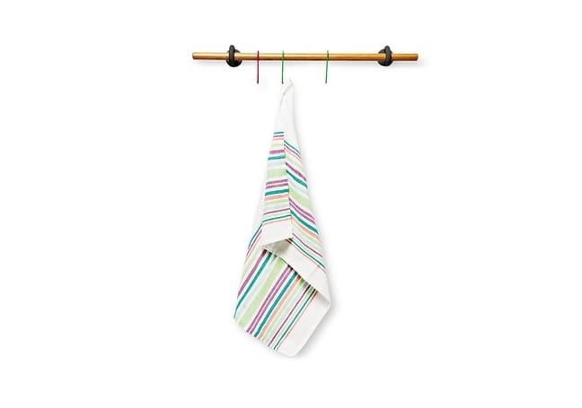 TIGER: relingowy, bambusowy wieszak. Sprawdzi się nie tylko w kuchni! Cena: 30 zł. tiger, nowości, design, duński design