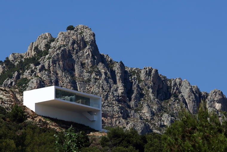 HOUSE ON THE CLIFF Alicante HOUSE ON THE CLIFF Alicante