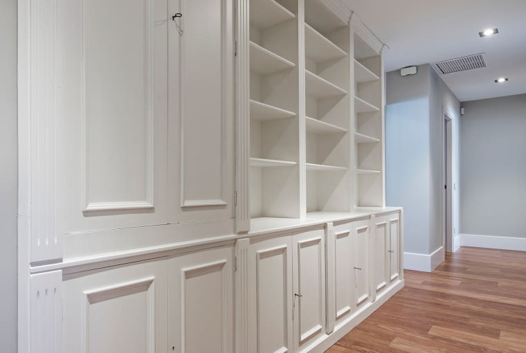 regały na książki