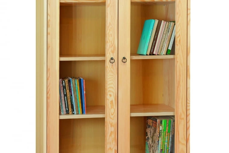 W stylu tego wnętrza: Witryna, drewno sosnowe i szkło, 80 x 42 cm, wys. 190 cm 1290 zł woodica.pl