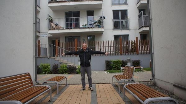 Osiedle mieszkaniowe w Krakowie.