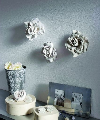 WNETRZA GIPSOWE DEKORACJE - WYKONANIE GIPSOWYCH ROZ STYLIZACJA JOLANTA KOLARY , KINGA KOLARY FOT. RADOSLAW WOJNAR PUBLIKACJA CZTERY KATY NR 4 (186) - 4 2007