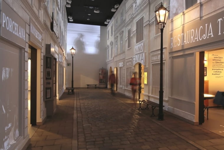 Wystawa POLIN "1000 lat historii Żydów na ziemiach polskich" Wystawa POLIN "1000 lat historii Żydów na ziemiach polskich"