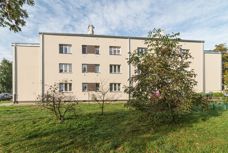 Budynek mieszkalny przy ul. Ks. Popiełuszki 29 w Stalowej Woli Budynek mieszkalny przy ul. Ks. Popiełuszki 29 w Stalowej Woli