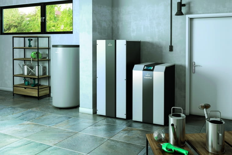 W tym pomieszczeniu technicznym zamontowano gruntową pompę ciepła, wymiennik c.w.u. z wężownicą spiralną o dużej powierzchni oraz bufor W tym pomieszczeniu technicznym zamontowano gruntową pompę ciepła, wymiennik c.w.u. z wężownicą spiralną o dużej powierzchni oraz bufor