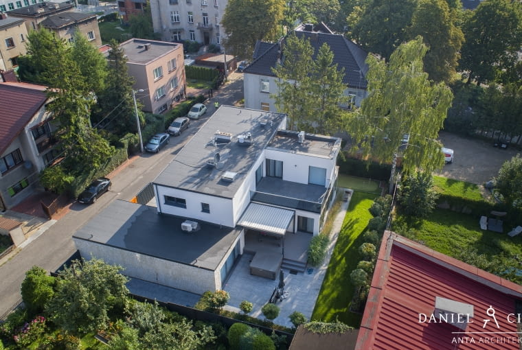 Przebudowa domu z lat 70. w Częstochowie. Proj. ANTA Architekci