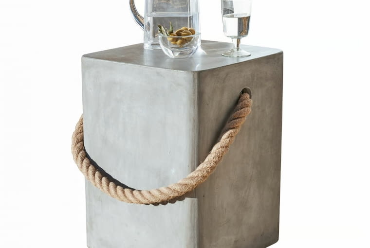 Stolik pomocniczy Kaedi, beton, 869 zł, loberon.pl