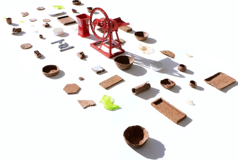 Cheer Project - materiał z sosnowych igieł. Proj. Guarav MK Wali Cheer Project - materiał z sosnowych igieł. Proj. Guarav MK Wali