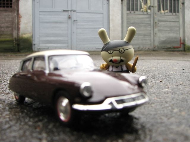 Sacrebleu design, designer toys