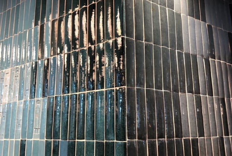 Mozaika Stanisława Kucharskiego w Empiku w dawnym pawilonie Cepelii Mozaika Stanisława Kucharskiego w Empiku w dawnym pawilonie Cepelii