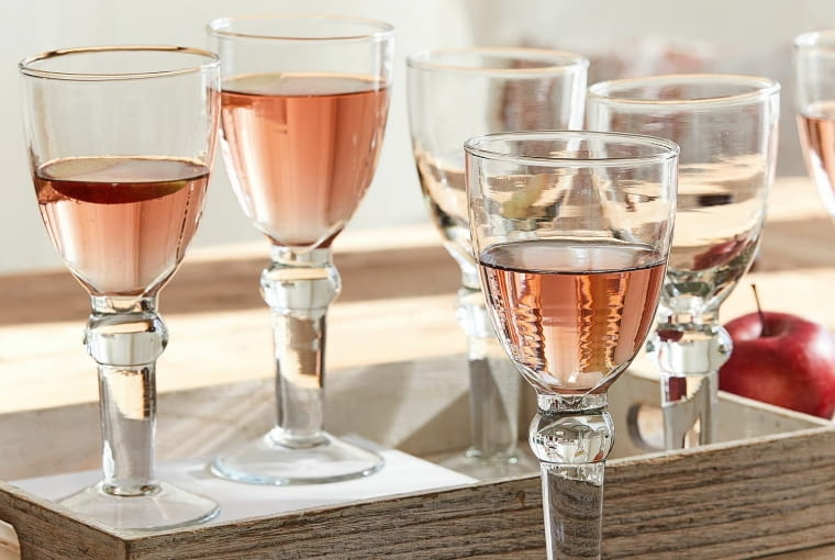 Eleganckie kieliszki do wina Devon w kształcie pucharu, ok. 200 ml, zestaw 6 szt., 159 zł, loberon.pl Eleganckie kieliszki do wina Devon w kształcie pucharu, ok. 200 ml, zestaw 6 szt., 159 zł, loberon.pl