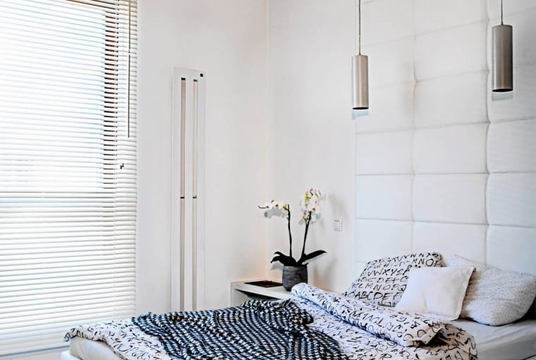 czarno-biała sypialnia