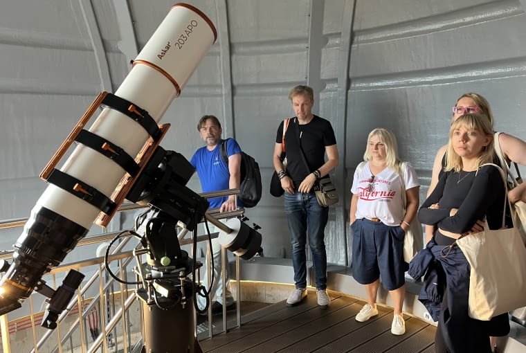 Kopuła Obserwatorium umieszczona jest na wysokości 28 m nad poziomem terenu