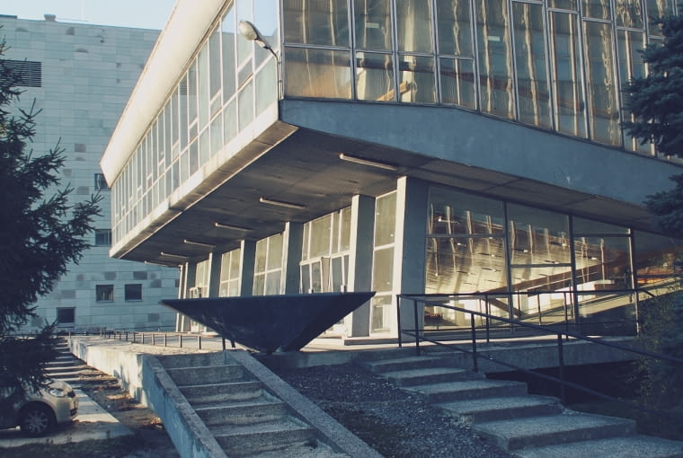 Budynek Audytorium Wydziału Chemii Uniwersytetu Wrocławskiego Budynek Audytorium Wydziału Chemii Uniwersytetu Wrocławskiego