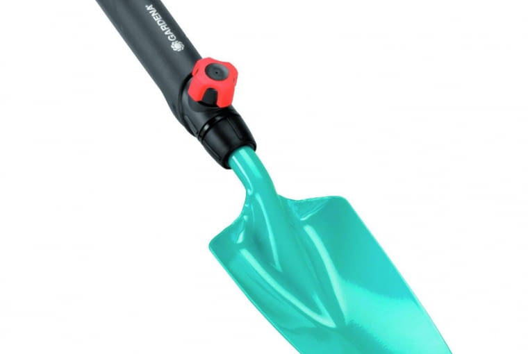 Niezbędnik ogrodnika: stalowa łopatka, ok. 35 zł, Gardena.