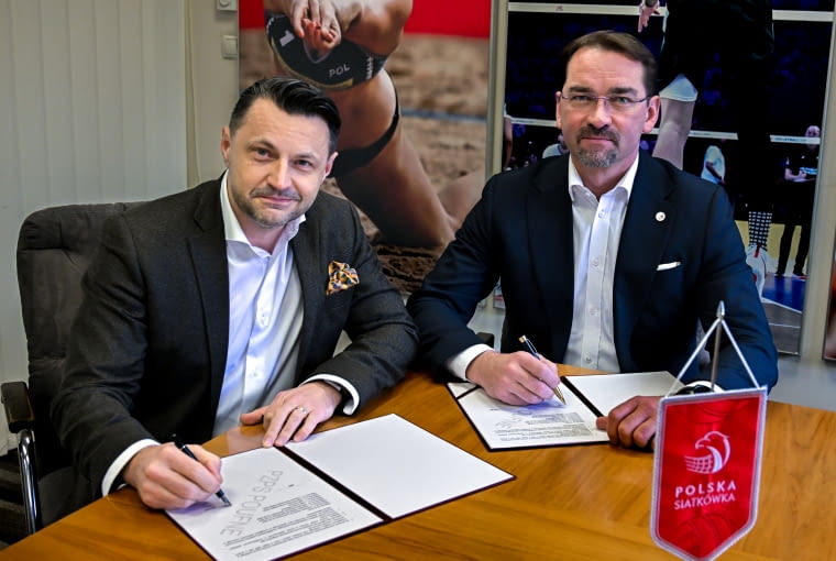 Przemysław Pokorski, VELUX Polska i Sebastian Świderski, PZPS