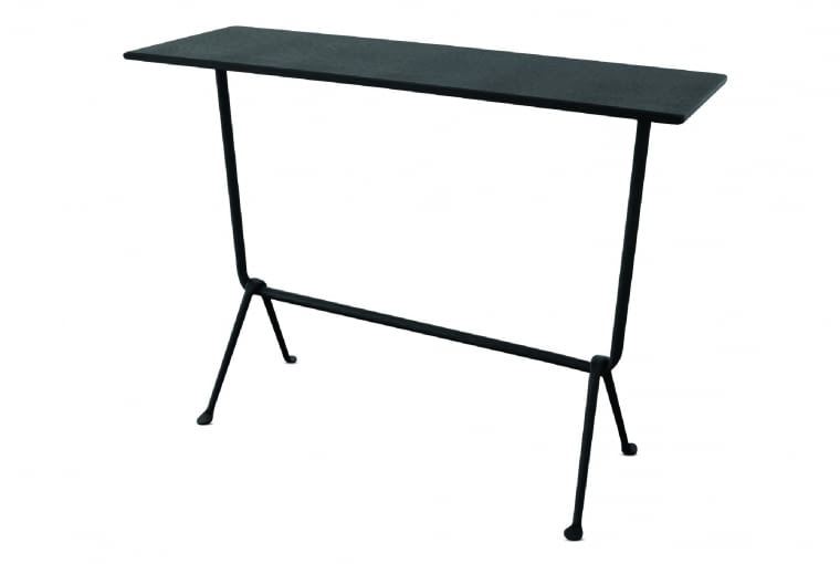 Officina Surowa forma: rama z kutego żelaza, blat z łupka, jesionu, orzecha amerykańskiego lub marmuru. Proj. R.E. Bouroullec, 6457 zł, Magis/Fabryka Form