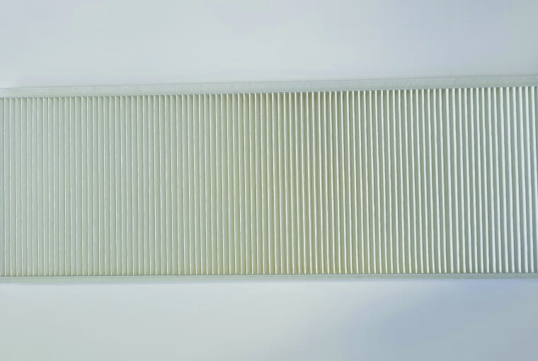 Przykład filtrów klasy G4 wykonanych z plisowanego, syntetycznego materiału filtracyjnego. Wyróżniają się one znaczną powierzchnią filtracji i wydłużoną trwałością z zachowaniem wysokiej wydajności usuwania zanieczyszczeń. Nowy filtr Przykład filtrów klasy G4 wykonanych z plisowanego, syntetycznego materiału filtracyjnego. Wyróżniają się one znaczną powierzchnią filtracji i wydłużoną trwałością z zachowaniem wysokiej wydajności usuwania zanieczyszczeń. Nowy filtr