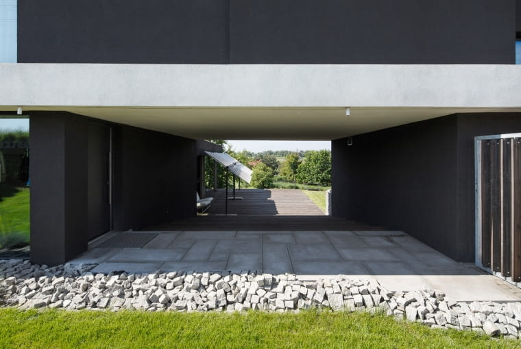 Dom z prześwitem. Proj. RS+ Robert Skitek Dom z prześwitem. Proj. RS+ Robert Skitek