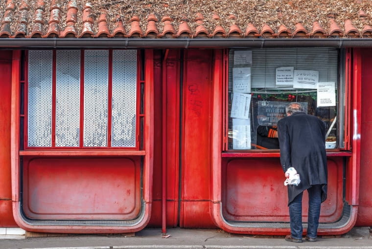 Popularna piekarnia w Belgradzie, Serbia, mieści się w dwumodułowym K67 Popularna piekarnia w Belgradzie, Serbia, mieści się w dwumodułowym K67